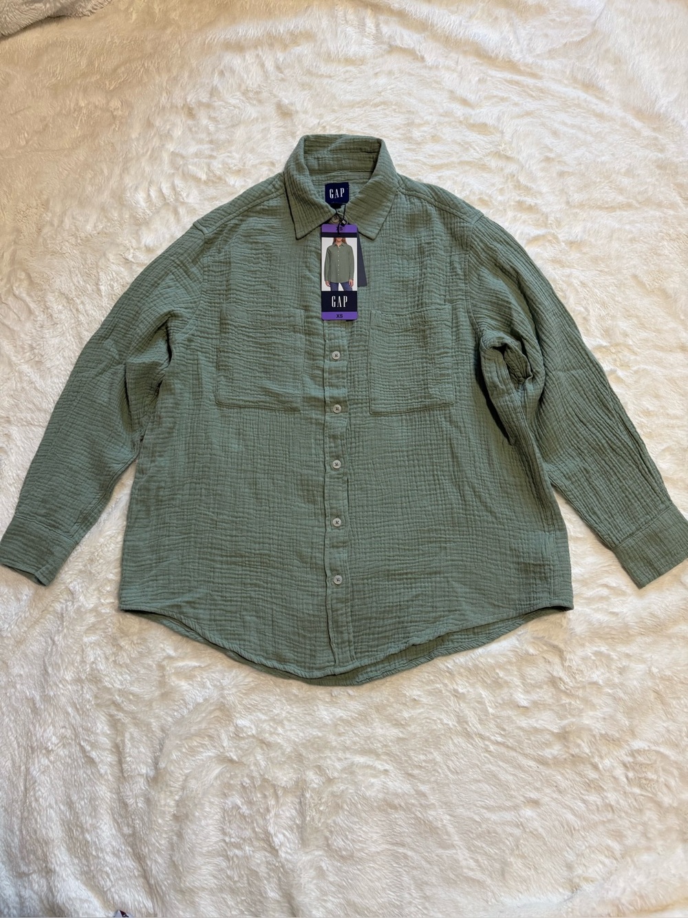 NWT Women’s Gap Crinkle Gauze Oversized Button Down Sage Green Shirt